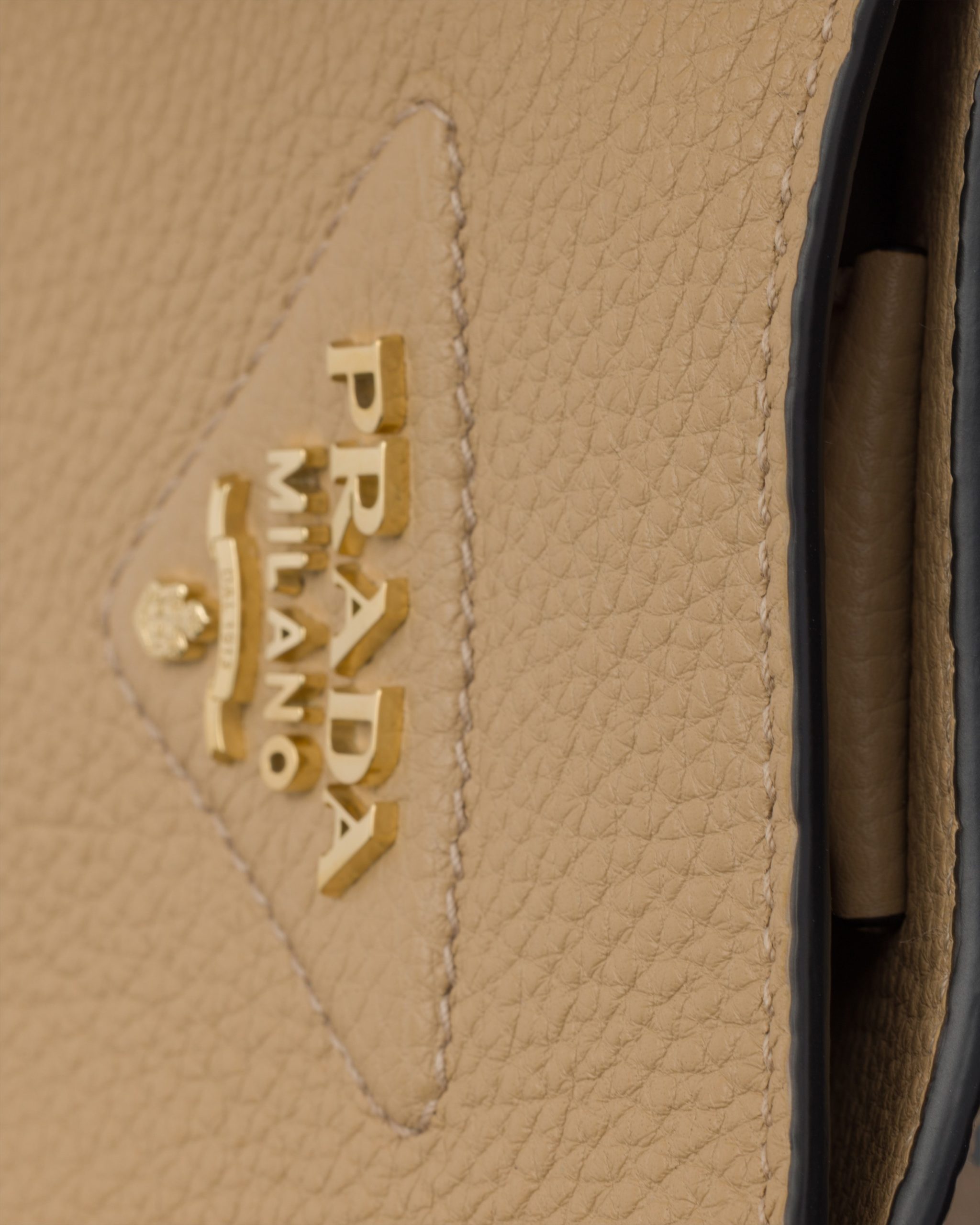 Prada Medium leather bag - Image 3